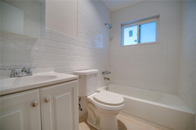 Building Photo - 715 N 58th Ave