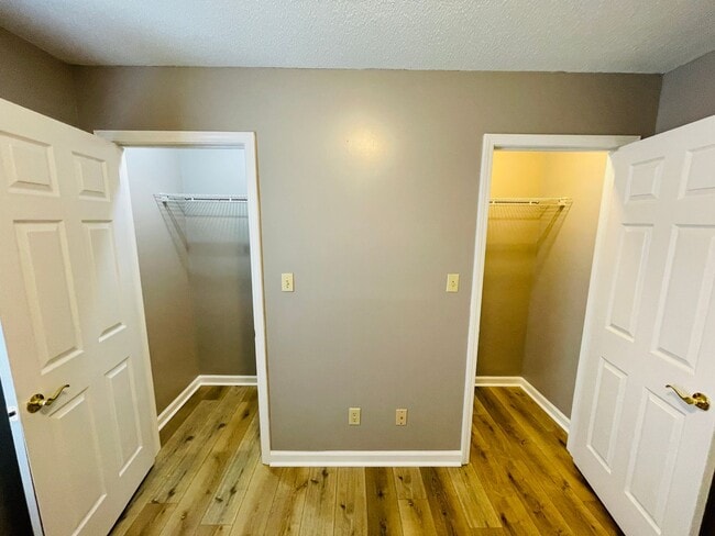 Building Photo - 3BD/2BA FOR RENT