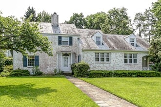 Building Photo - 4 bedroom, 2.5 bathroom home in Camp Hill