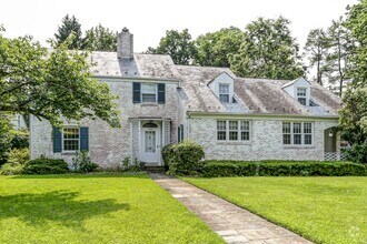 Building Photo - 4 bedroom, 2.5 bathroom home in Camp Hill