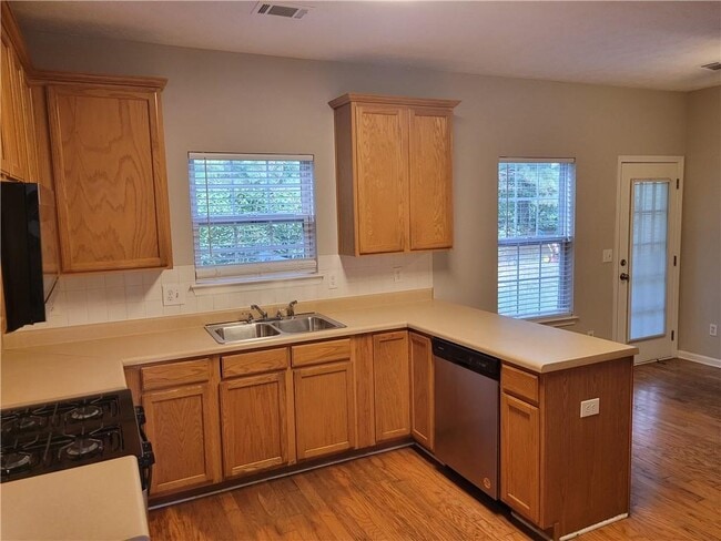Building Photo - 310 Hulan Way