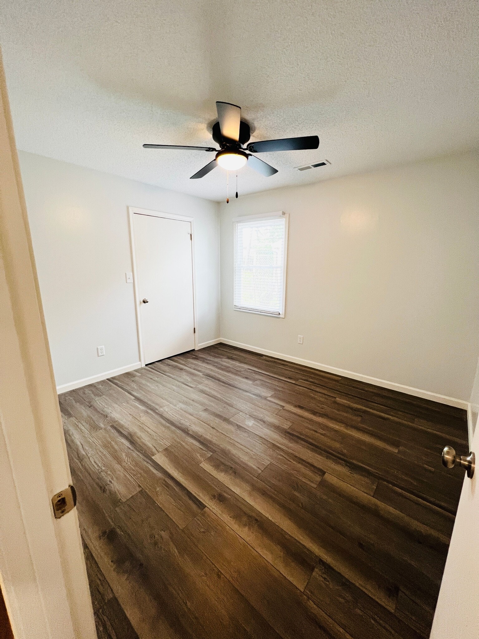 Master bedroom with walk in closet - 1316 E 25th Ter