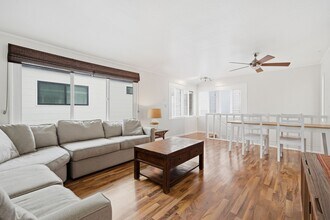 Building Photo - Newly Remodeled 3-Bedroom on Balboa Island – Steps from Shops and the Ferry