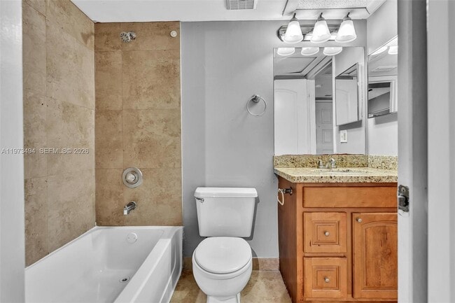 Building Photo - 2810 N Oakland Forest Dr