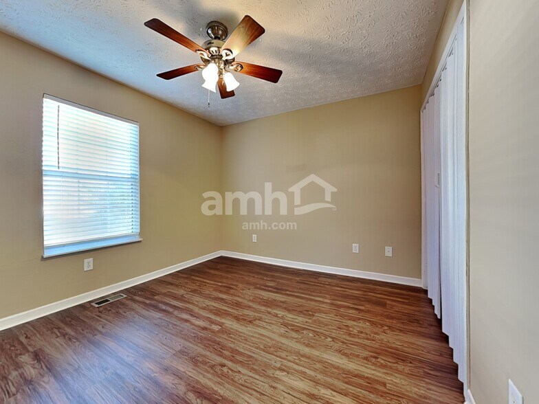 Building Photo - 1324 Hunters Way Ct