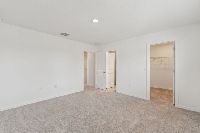 Building Photo - Spacious 5 Bedroom with 3 Baths + Bonus & 2,673 Sq Ft of Comfort in Edgewater, FL!