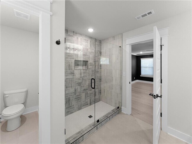 Building Photo - 30 Benwick Ln