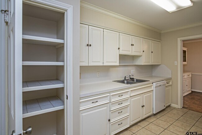 Building Photo - 3712 Colony Park Dr