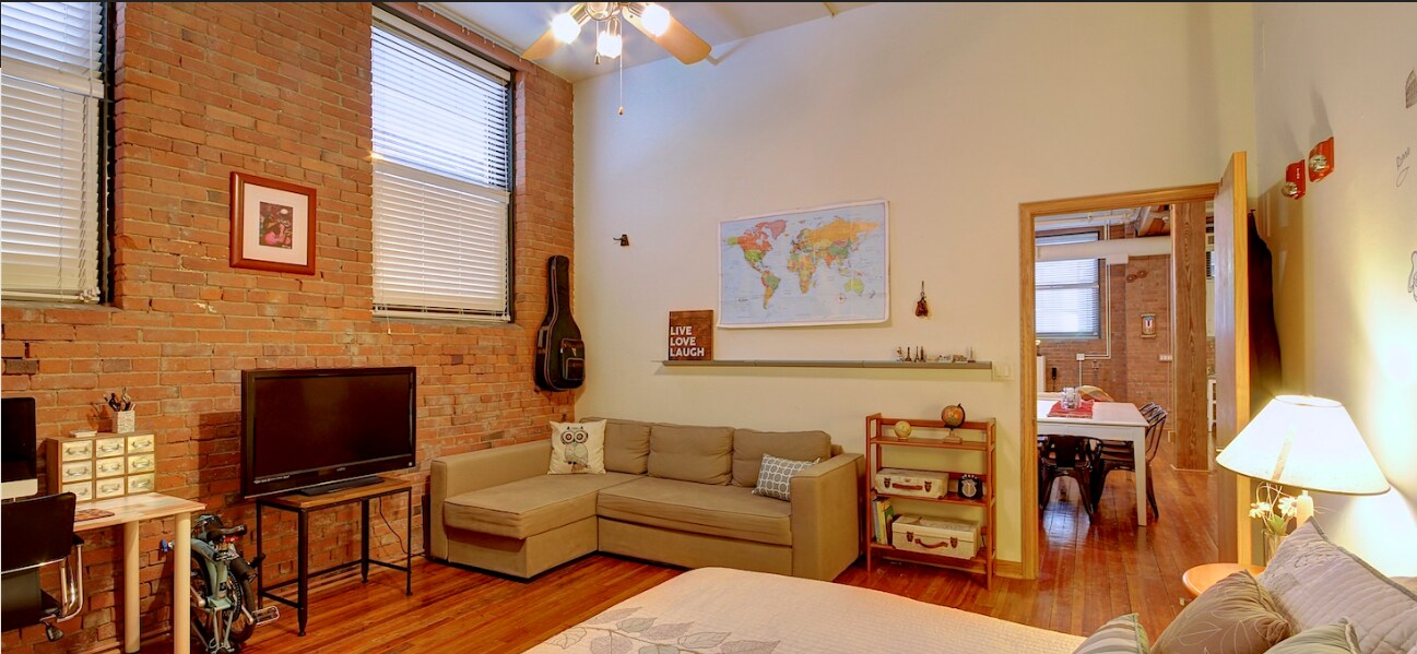 Second Bedroom - 635 W Lakeside Ave