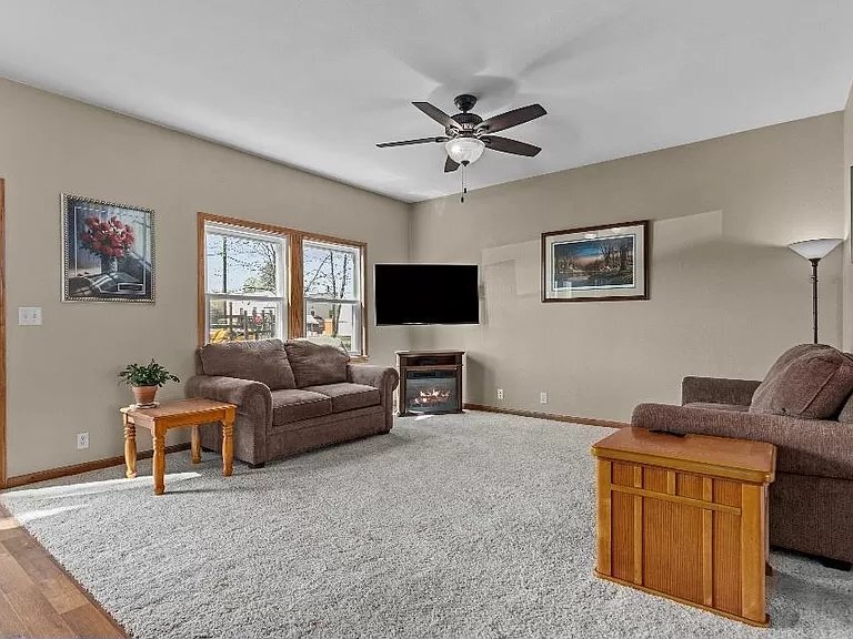 Building Photo - 225 Prospect St