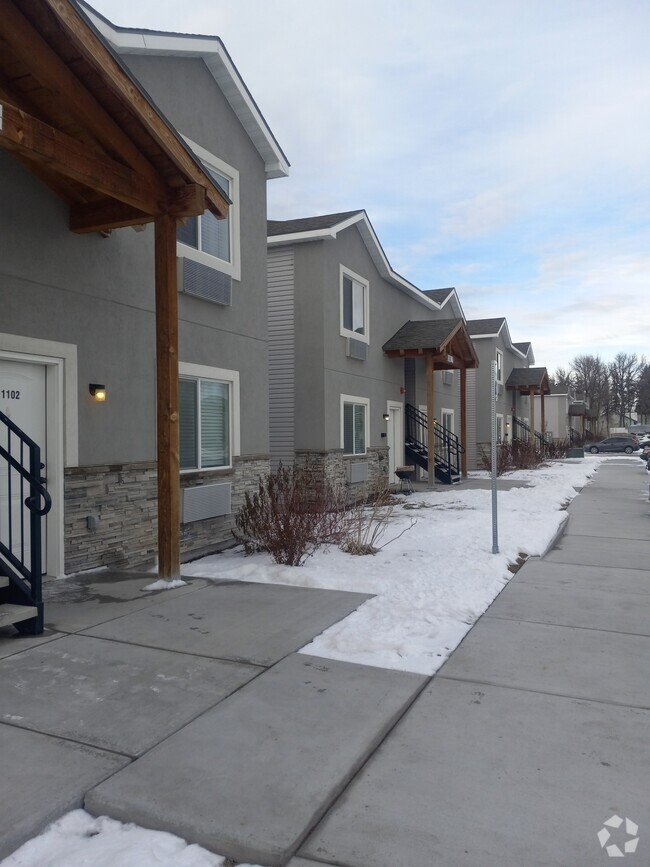 Building Photo - 310 Ella Ln