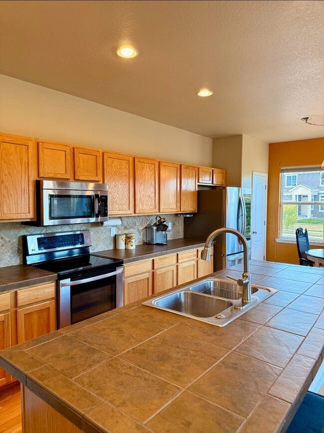 Building Photo - 8078 Cedarstone Ln