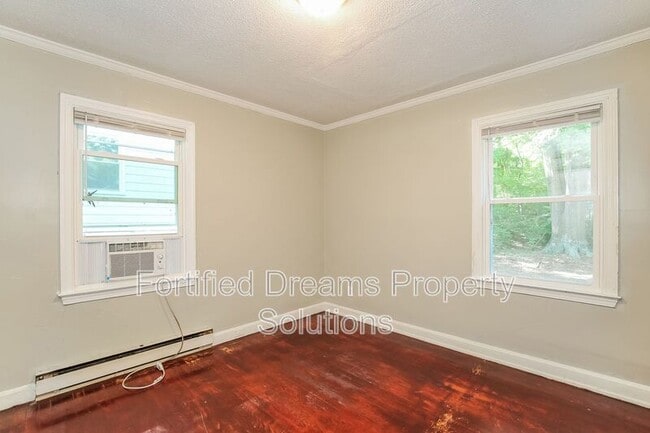 Building Photo - 1430 Marne St