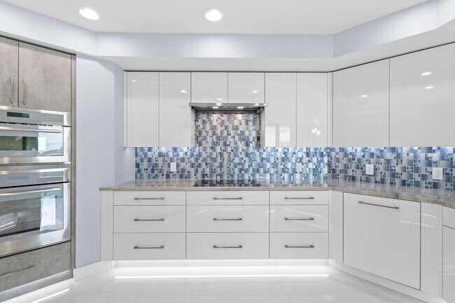 Building Photo - 3610 Gardens Pkwy