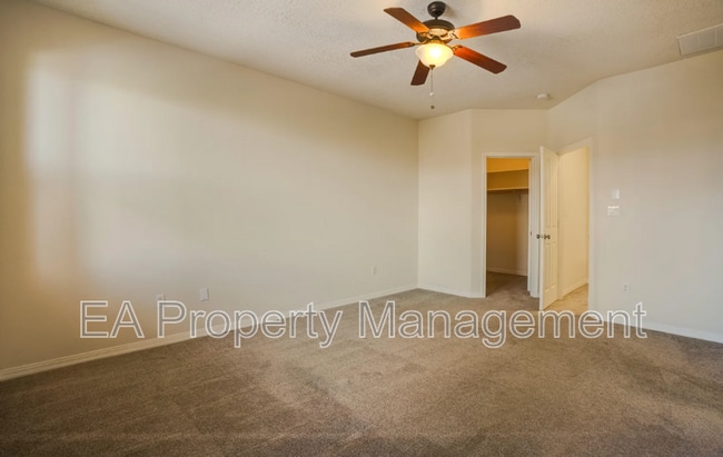 Building Photo - 8736 Desert Fox Way NE