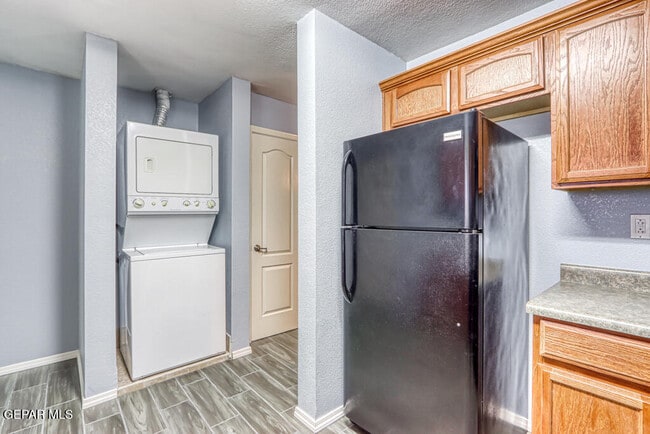 Building Photo - 14310 Gil Reyes Dr