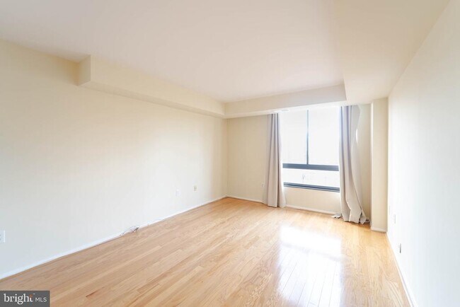 Building Photo - 1808 Old Meadow Rd