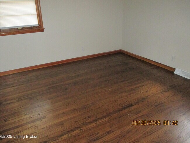 Building Photo - 4210 La Salle Ave