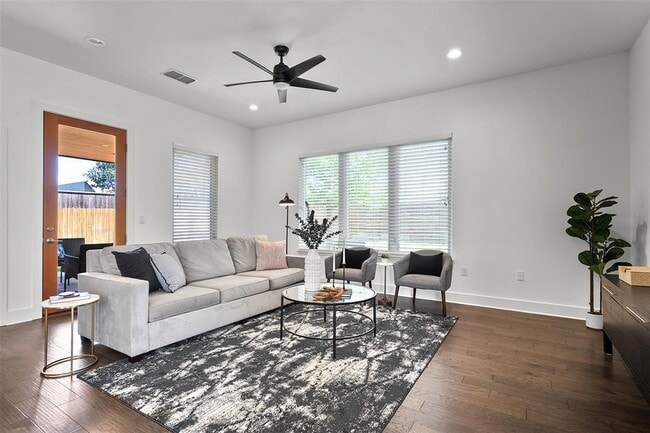 Building Photo - 7813 Mullen Dr