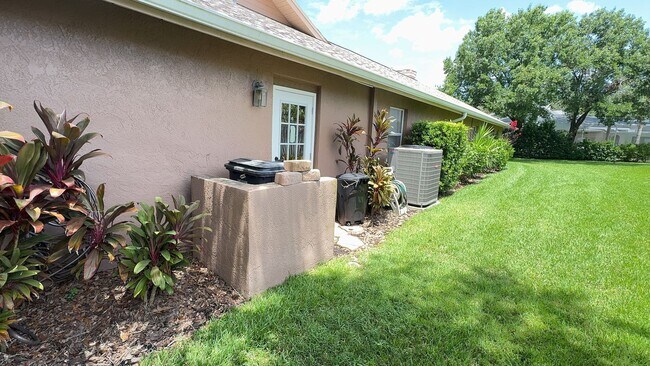 Building Photo - For Rent: A dazzling 5-bedroom, 3-bathroom...
