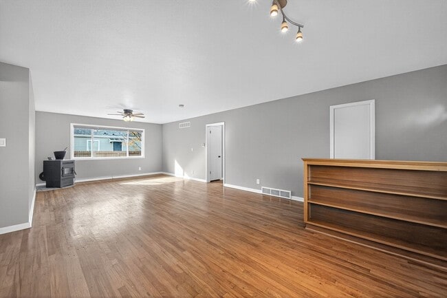 Building Photo - Charming 2BR House in Erie