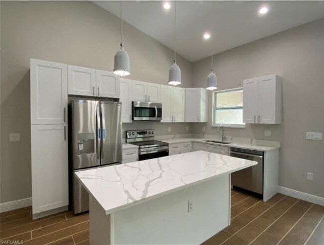 Building Photo - 117 Meadow Rd