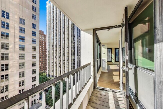 Building Photo - 1030 N State St