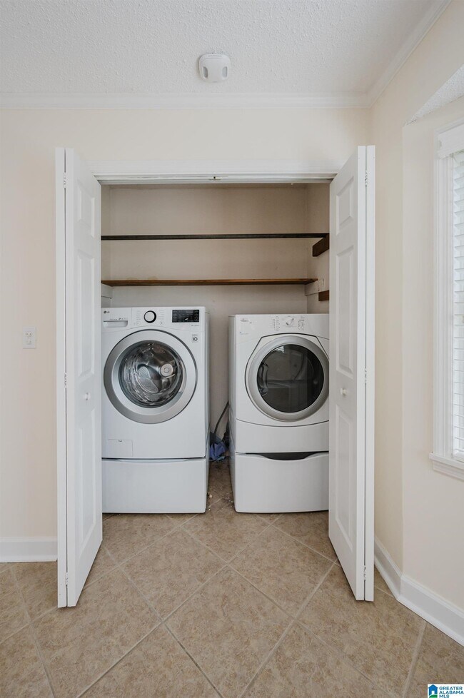 Building Photo - 1828 Jacobs Ln