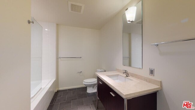 Building Photo - 1155 S Grand Ave