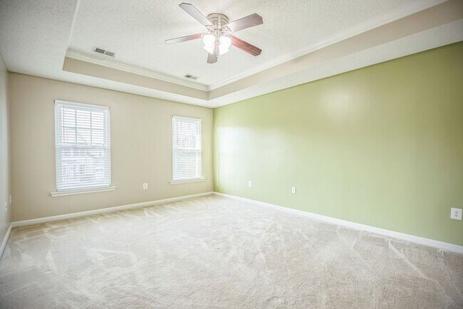 Building Photo - 1024 Martin Dr