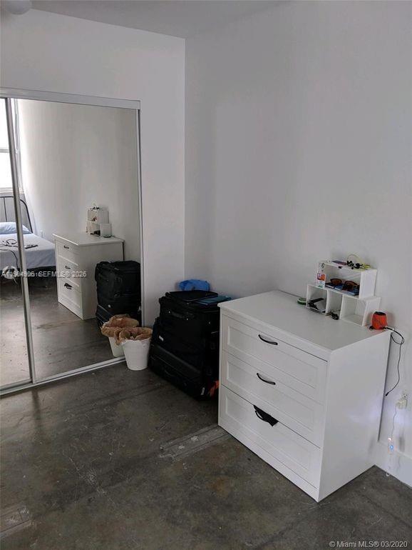 Building Photo - 133 NE 2nd Ave