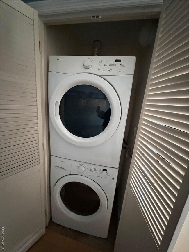 Building Photo - 143-28 41st Ave