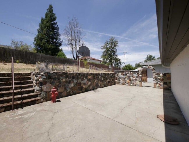 Building Photo - 209 Schober Ave