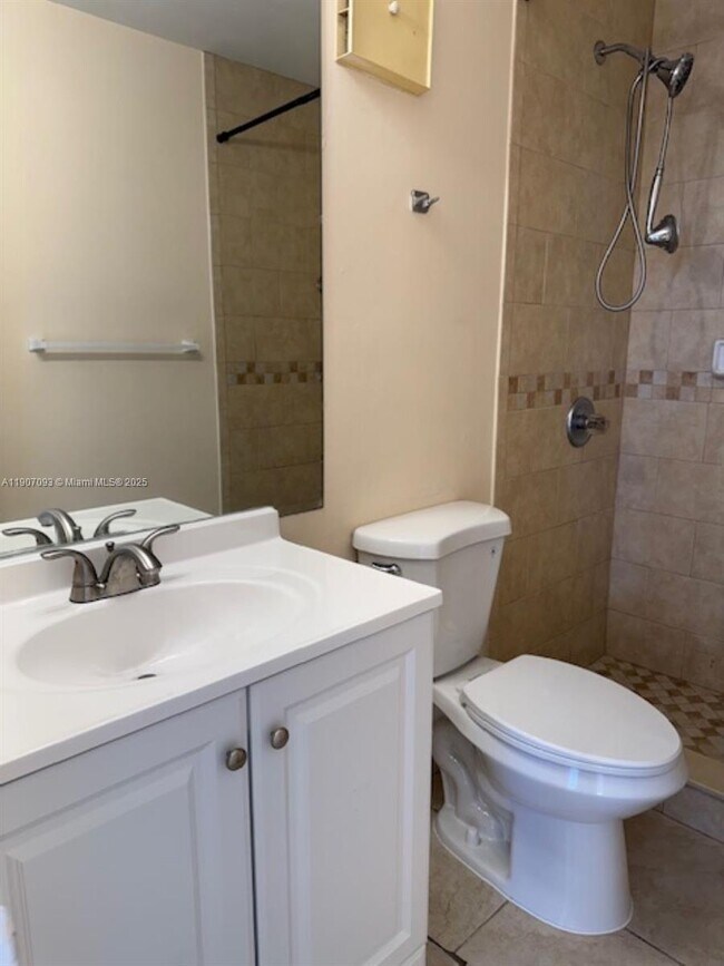 Building Photo - 4570 SW 68th Ct Cir