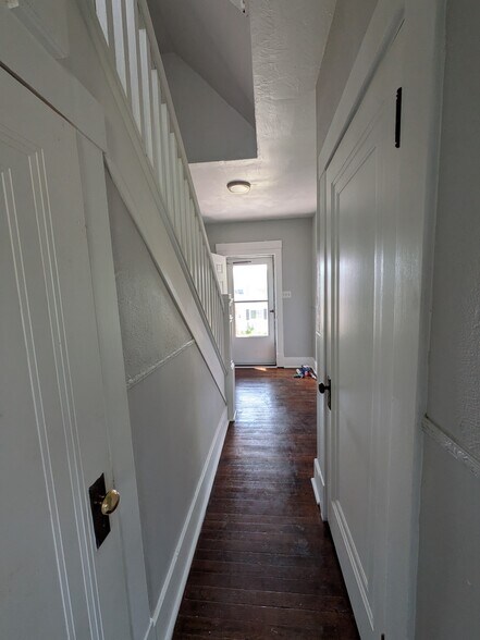 Building Photo - 313 Jacob St