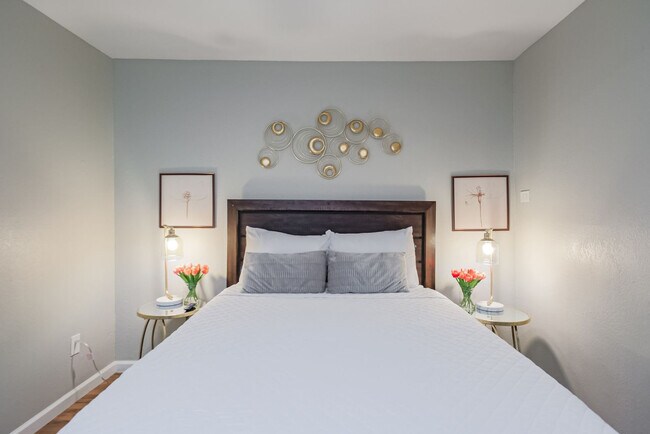 Building Photo - 2507 Montrose Blvd