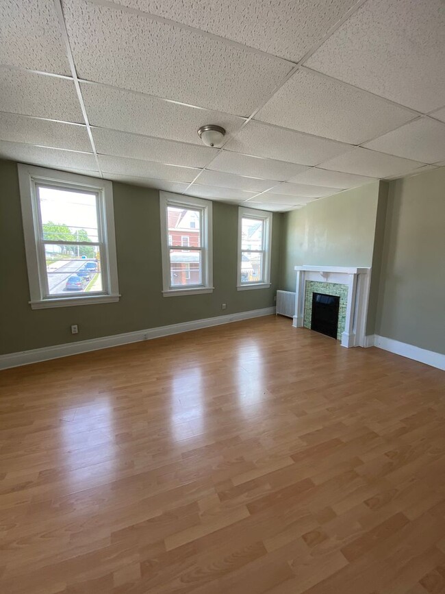 Building Photo - 2300 Arlington Ave