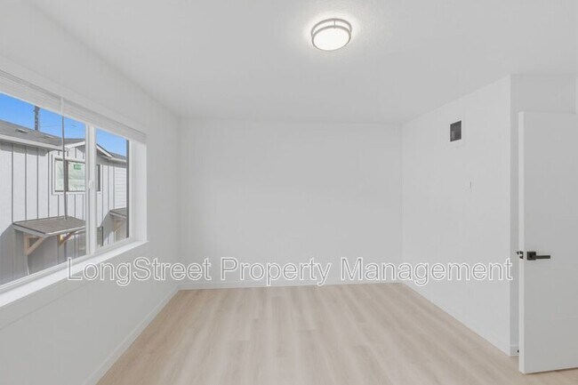 Building Photo - 816 S 19th St