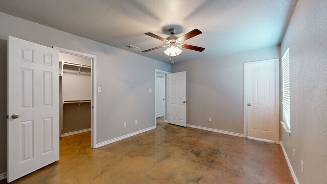 Building Photo - 2904 Starlight Dr