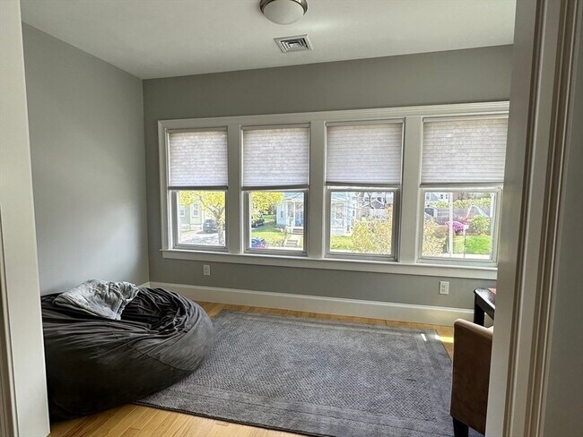 Building Photo - 61 June St