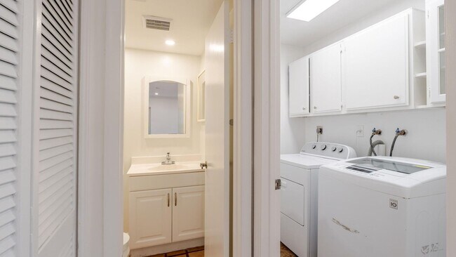 Building Photo - 3069 NW 27th Terrace