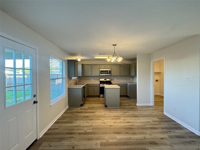 Building Photo - 11811 Madison Kendall Ln