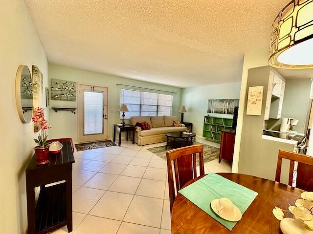 Building Photo - 2070 Cornwall D