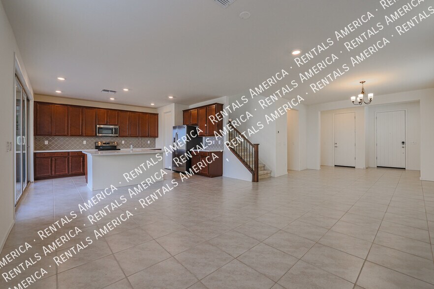 Building Photo - 10036 E Tiburon Ave