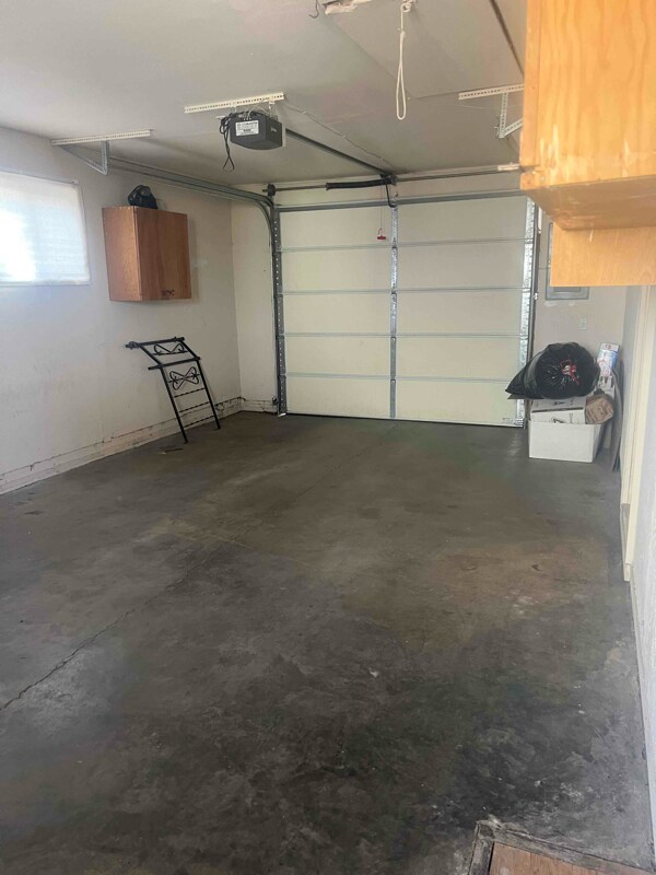 Building Photo - 748 S 7th St