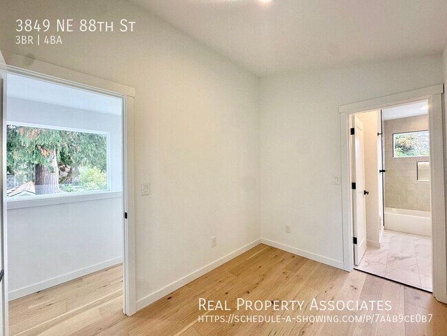 Building Photo - 3849 NE 88th St