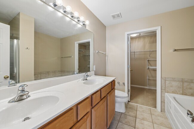 Building Photo - 2326 Sunshine Ln