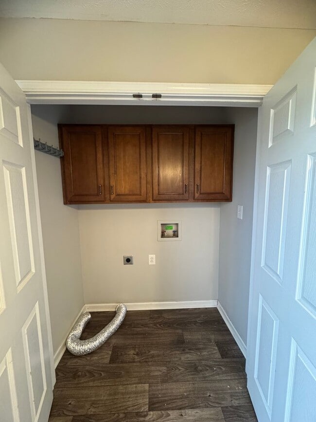 Building Photo - Gorgeous Single Family Home in Clarksville