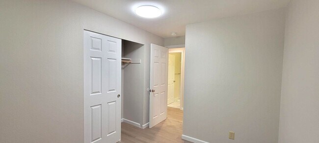 Building Photo - Updated 4 Bedroom Rambler – Spacious, Styl...