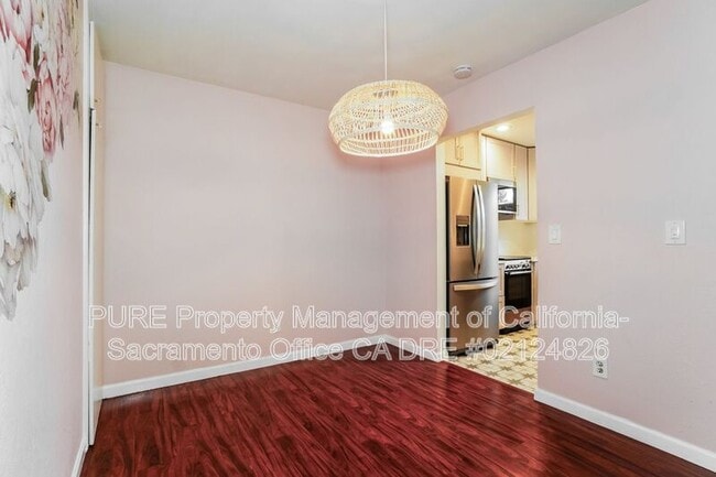 Building Photo - 2153 Cottage Way